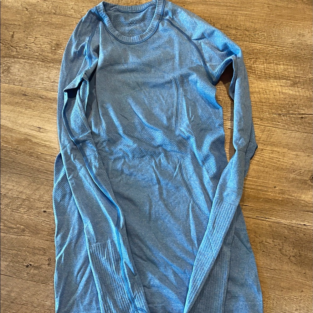 Lululemon top